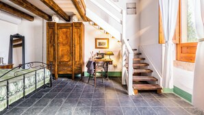 3 camere, una cassaforte in camera, una scrivania, insonorizzazione