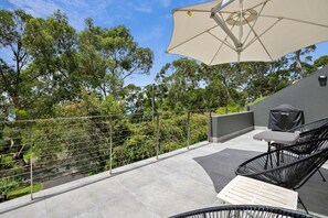 Outdoor dining - One At Eight (Lorne)