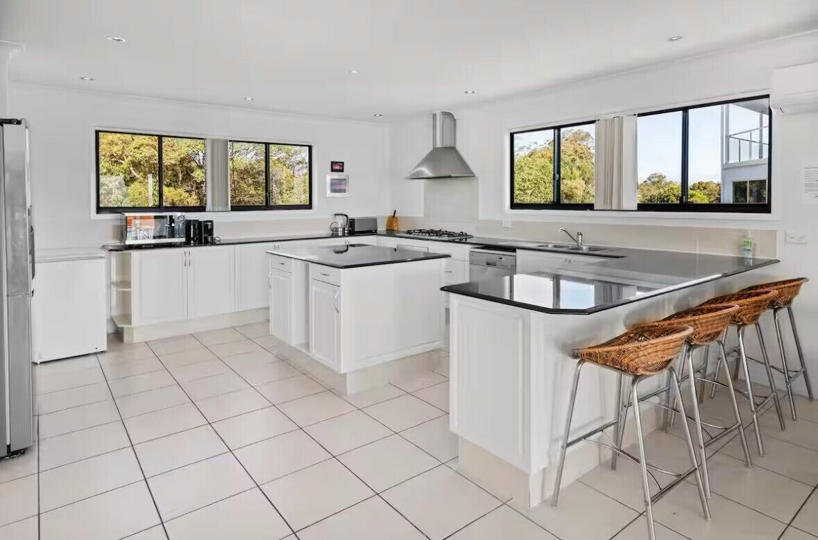 Moreton Mansion Tangalooma Island - Stunning Views of the whole bay! — image 1