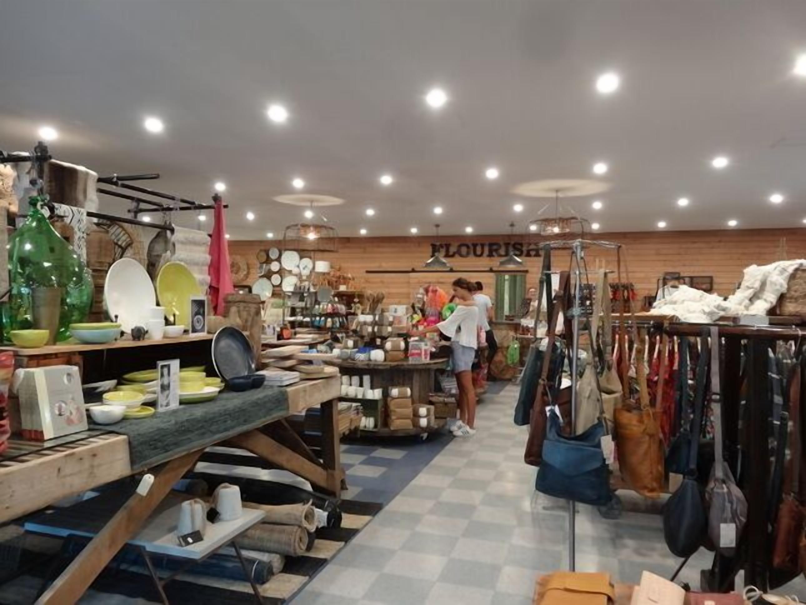 Just Right @ Hyde Park - Between Prestige & Boho — image 20