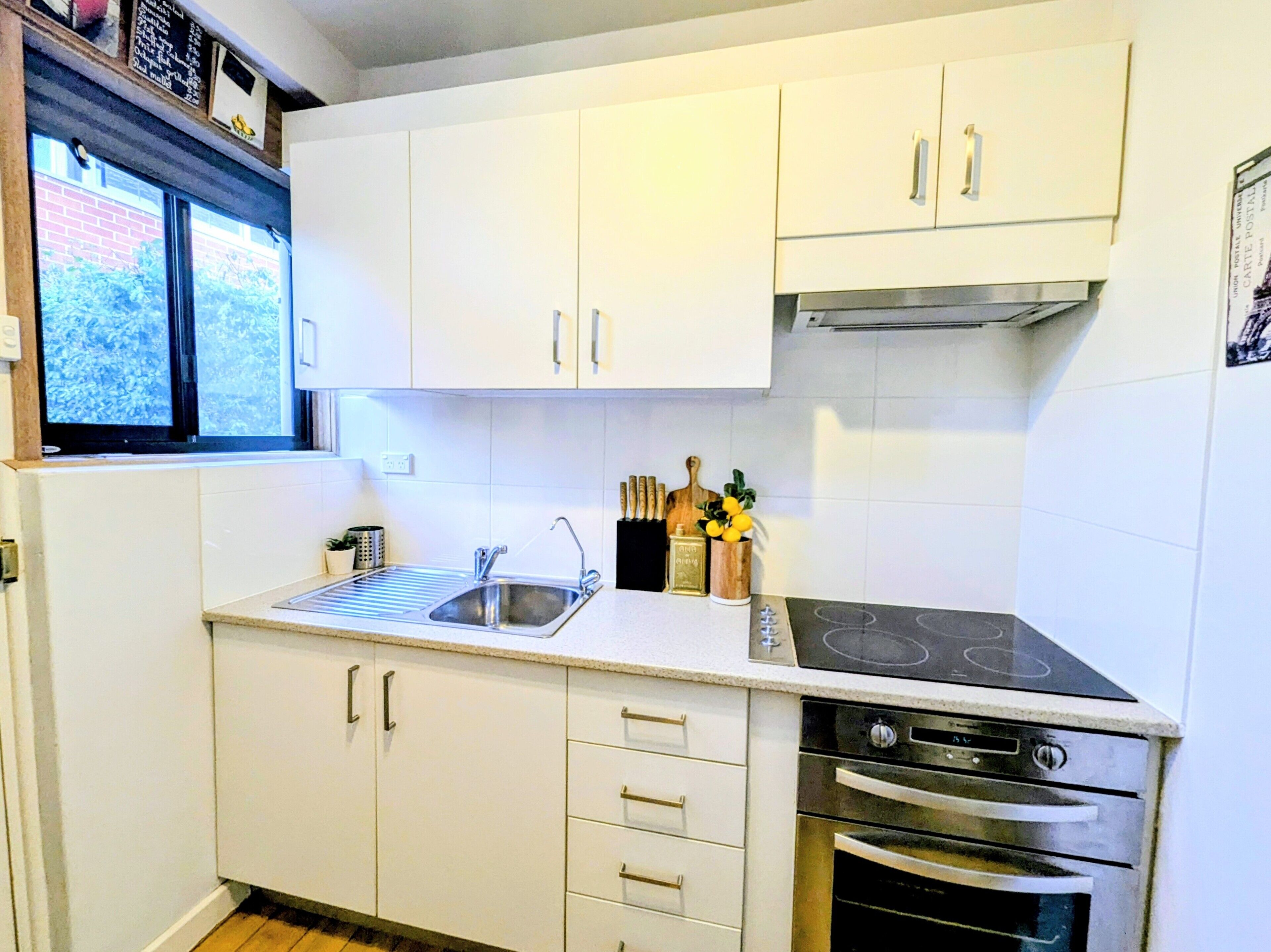 Just Right @ Hyde Park - Between Prestige & Boho — image 2