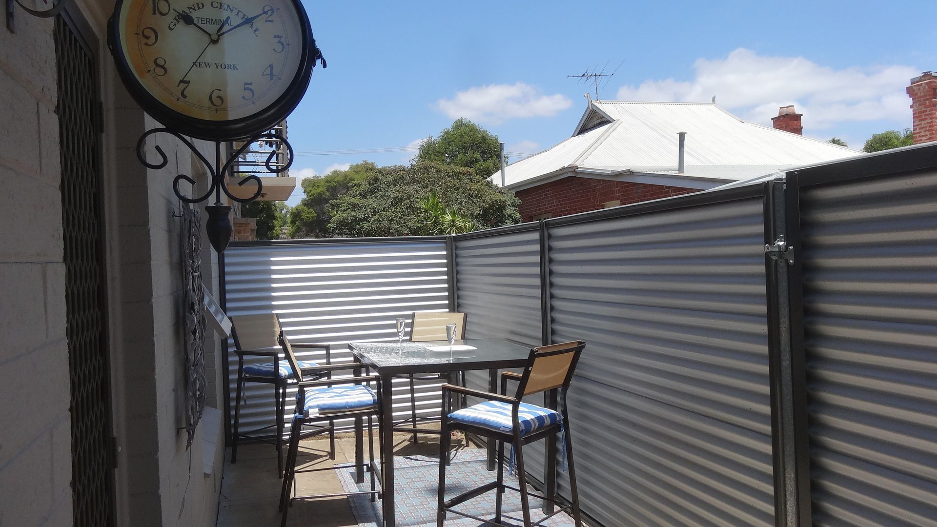 Just Right @ Hyde Park - Between Prestige & Boho — image 4