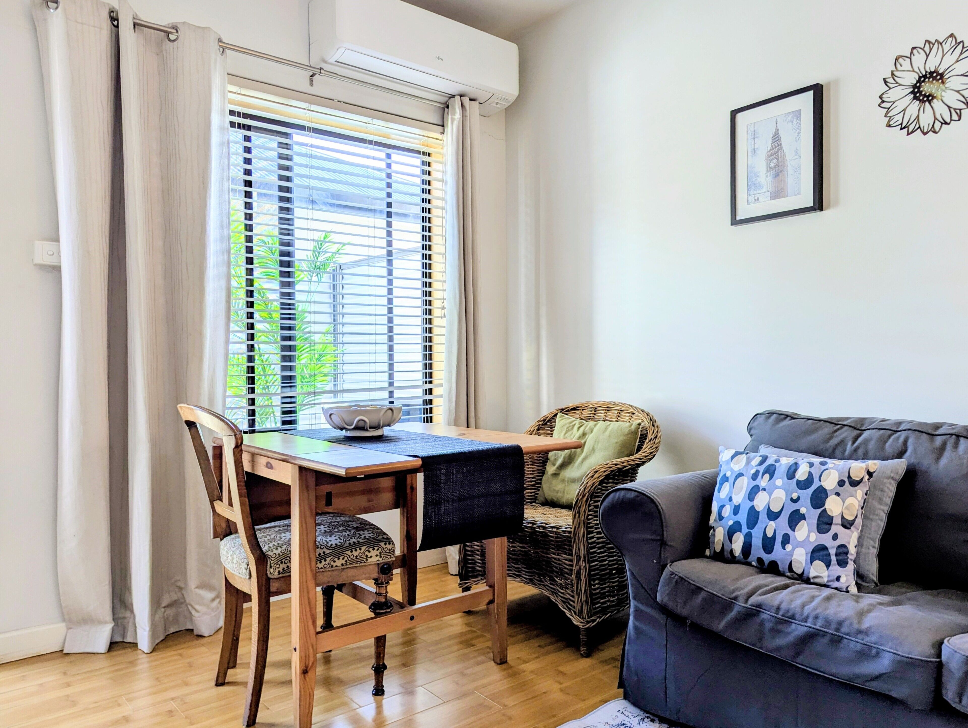 Just Right @ Hyde Park - Between Prestige & Boho — image 8