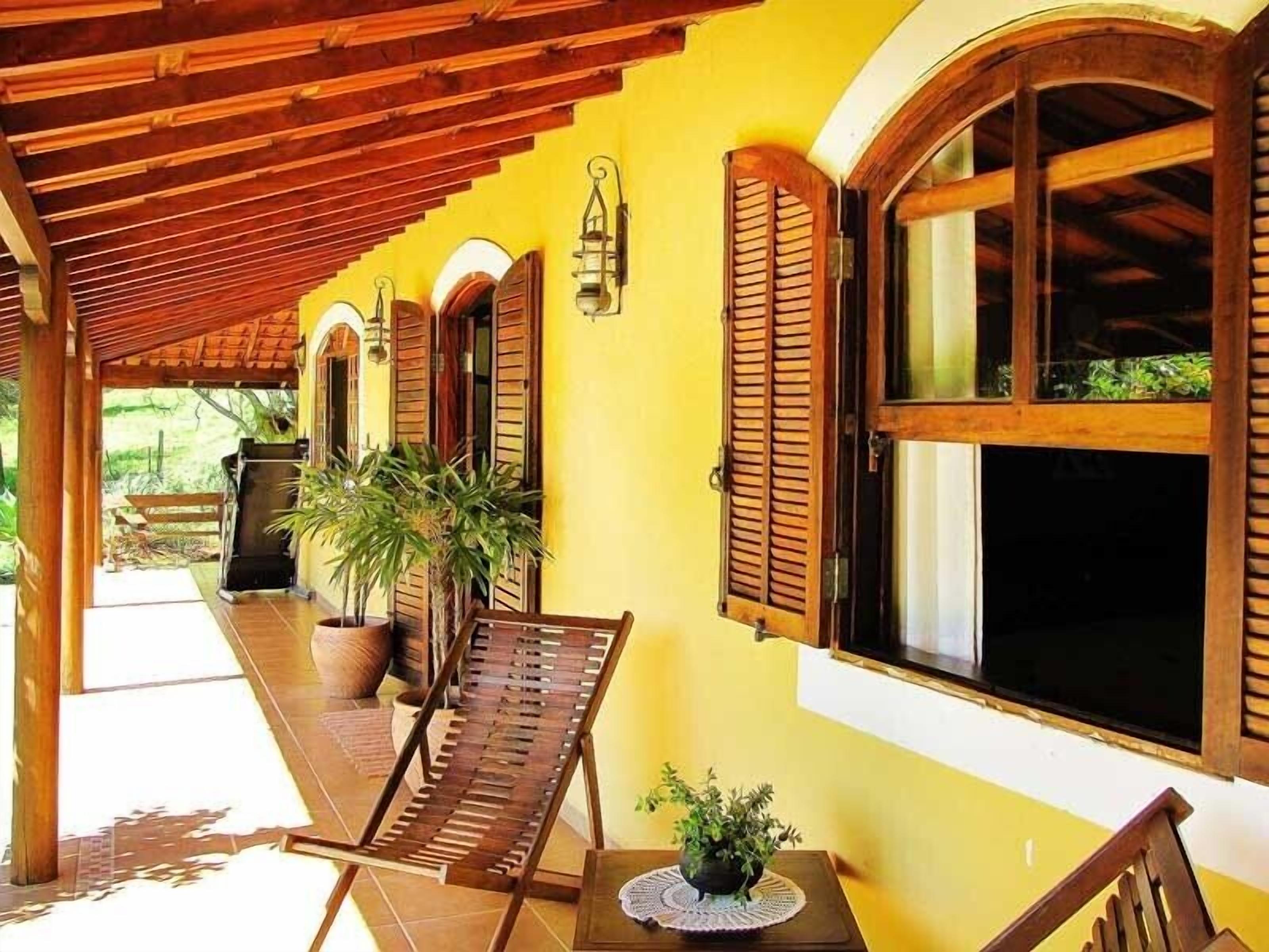 Beautiful Country House in Atibaia with a Great House and Swimming Pool
