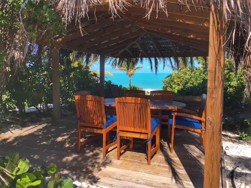 屋外ダイニングエリア