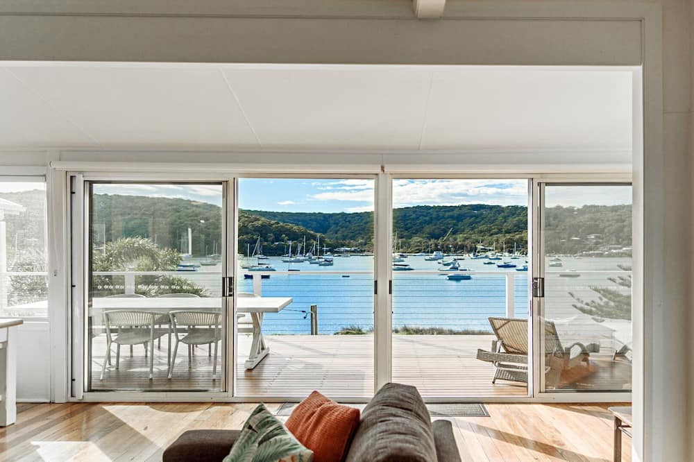 Classic Cottage on the Bay by HolidayCo.