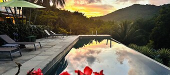 Nydelig, romslig hus med privat basseng, perfekt for en stor vennegjeng