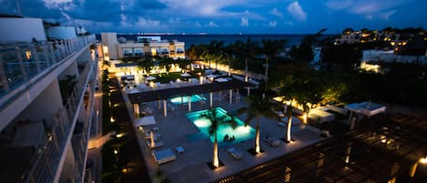 Outdoor pool, a heated pool