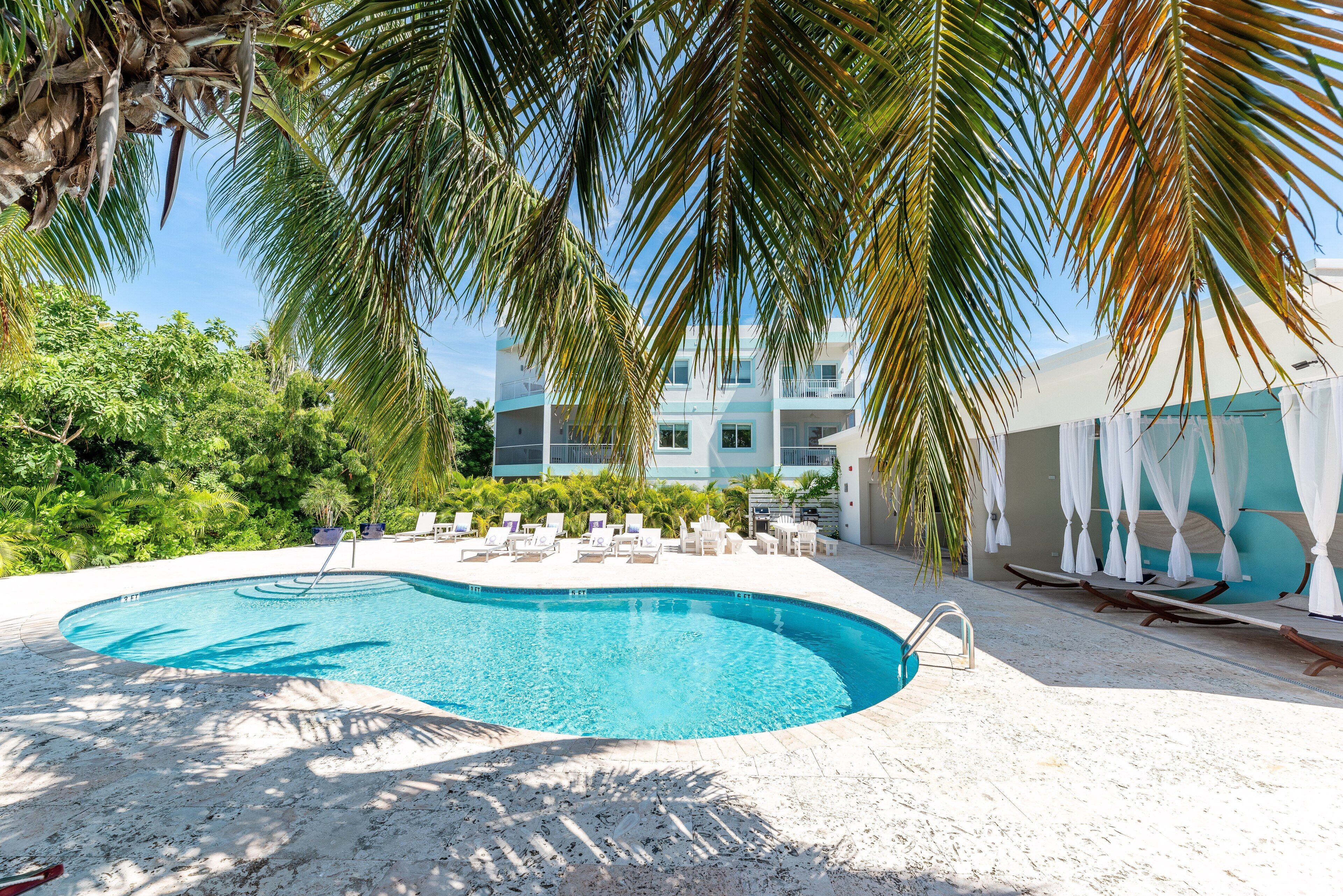 Außenpool, beheizter Pool, Liegestühle