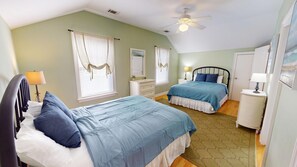 5 bedrooms, iron/ironing board, internet, bed sheets
