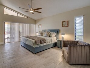 5 habitaciones, tabla de planchar con plancha y cuna de viaje 