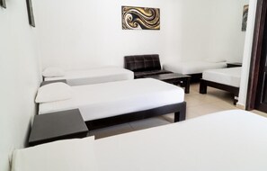 Blackout drapes, soundproofing, free WiFi, bed sheets - We playa Hotel - Hostel (Playa del Carmen)