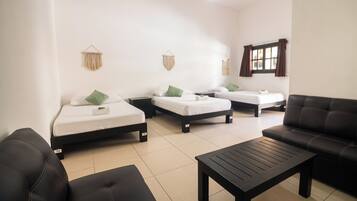 Exclusive Suite, Multiple Beds | Blackout drapes, soundproofing, free WiFi, bed sheets