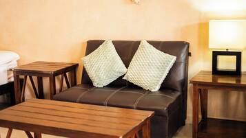 Exclusive Suite, 2 Queen Beds | Blackout drapes, soundproofing, free WiFi, bed sheets