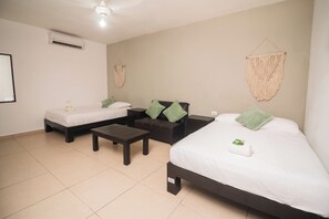 Blackout curtains, soundproofing, free WiFi, bed sheets - We Playa Hotel – Adults Only (Playa del Carmen)