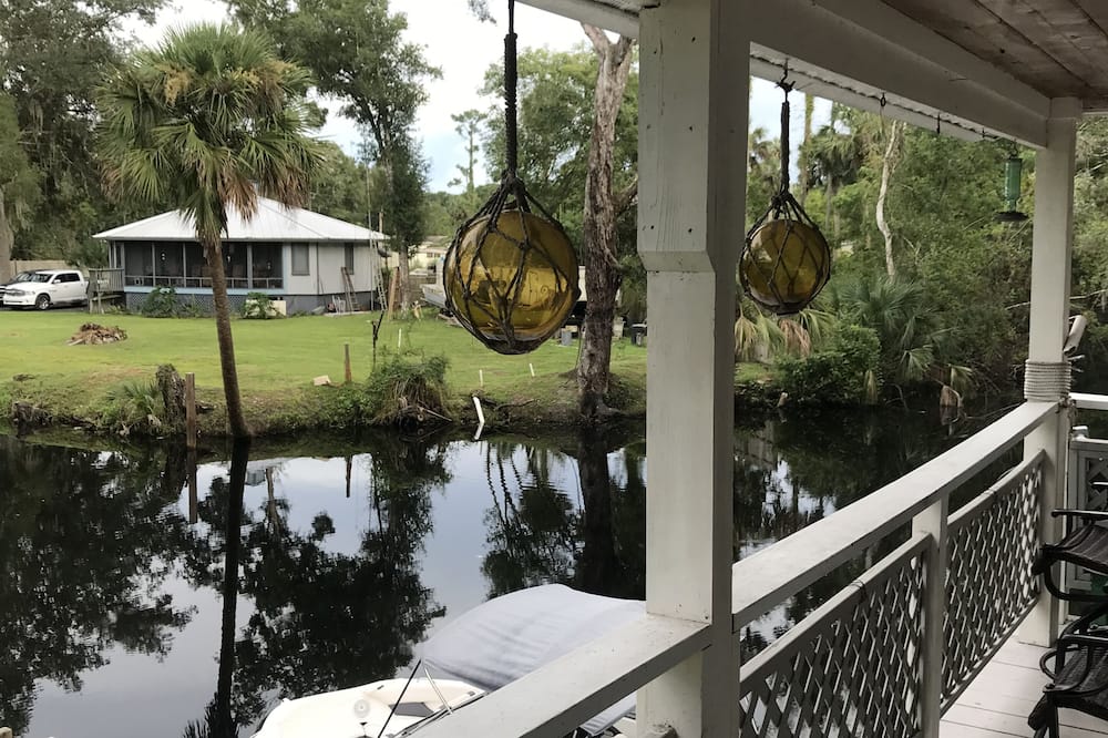 Pirate's Cove Astor - River Retreat