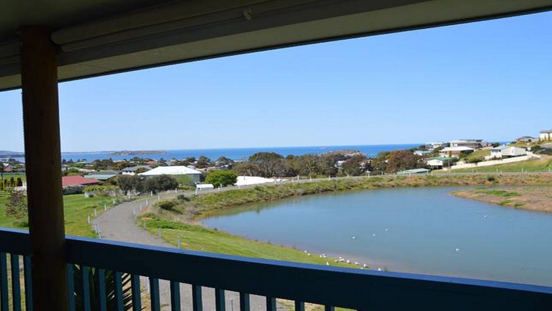 PetLet 5: Beautiful Sea & Lake Views - Sleeps 12!
