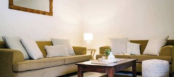 Blue Wren—Chic & Spacious Country Pool House