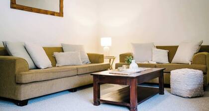 Blue Wren—Chic & Spacious Country Pool House