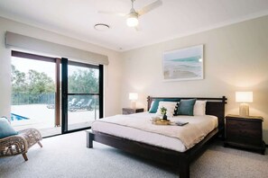 4 habitaciones, tabla de planchar con plancha, wifi y ropa de cama 