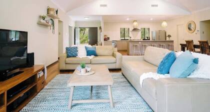 Blue Wren—Chic & Spacious Country Pool House