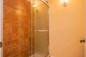 Bathroom shower - PentwoodatKingston8 (Kingston)