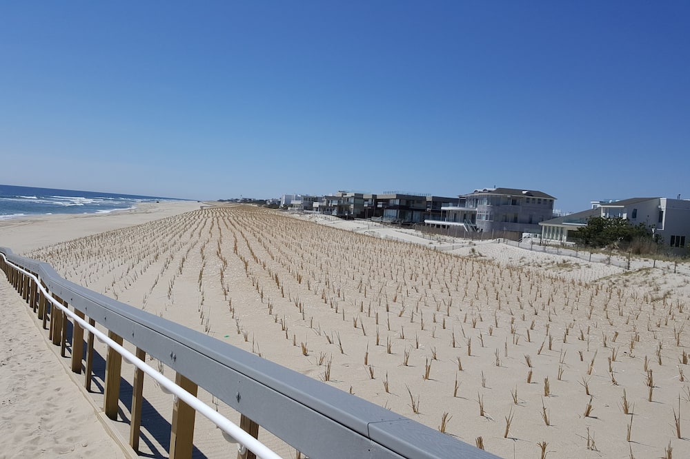 The best of all worlds, Bay, Beach, and Pool