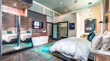 4 bedrooms, iron/ironing board, free WiFi, bed sheets