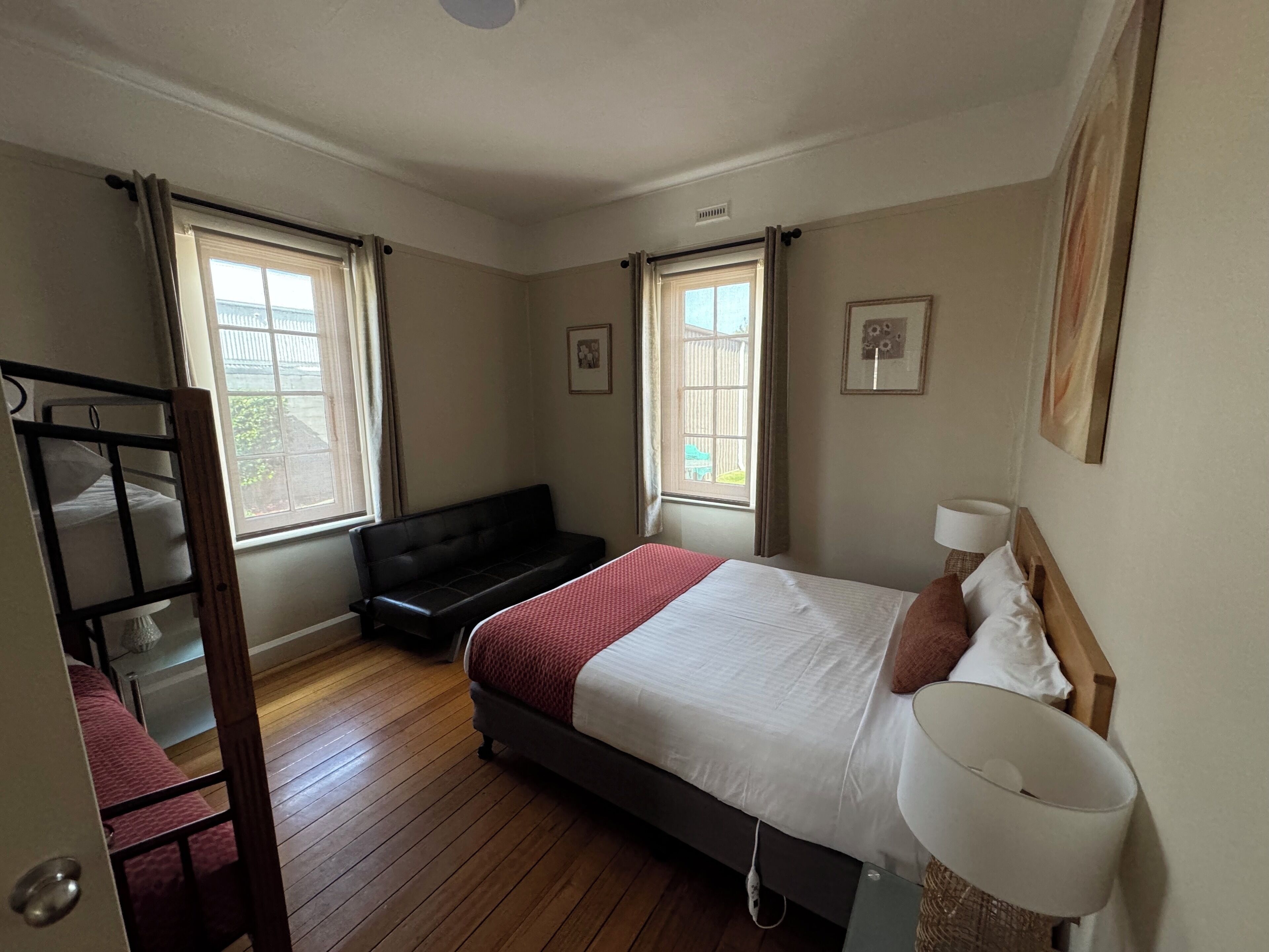 3 Schlafzimmer, Bügeleisen/Bügelbrett, WLAN, Bettwäsche