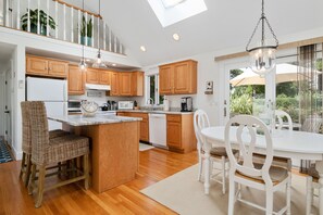 Fridge, microwave, oven, stovetop - Unique Oyster Pond 3bd-2ba home in private setting close to downtown. (Chatham)