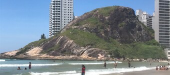 Comfortable entire apartment in a great location, Enseada Guarujá beach!