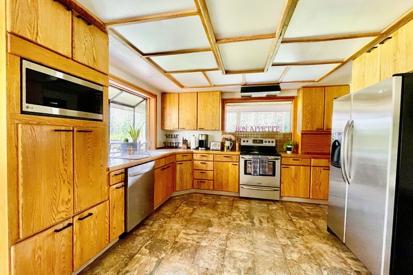 Frigorífic, microones, forn i placa de cuina