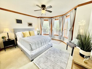 6 bedrooms, desk, iron/ironing board, free WiFi