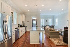 Interior - Heated Pool Access | 5*Clean | Flex Cancelation (Savannah)
