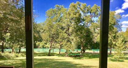 River House | Sleeps 8 | WiFi | San Marcos River