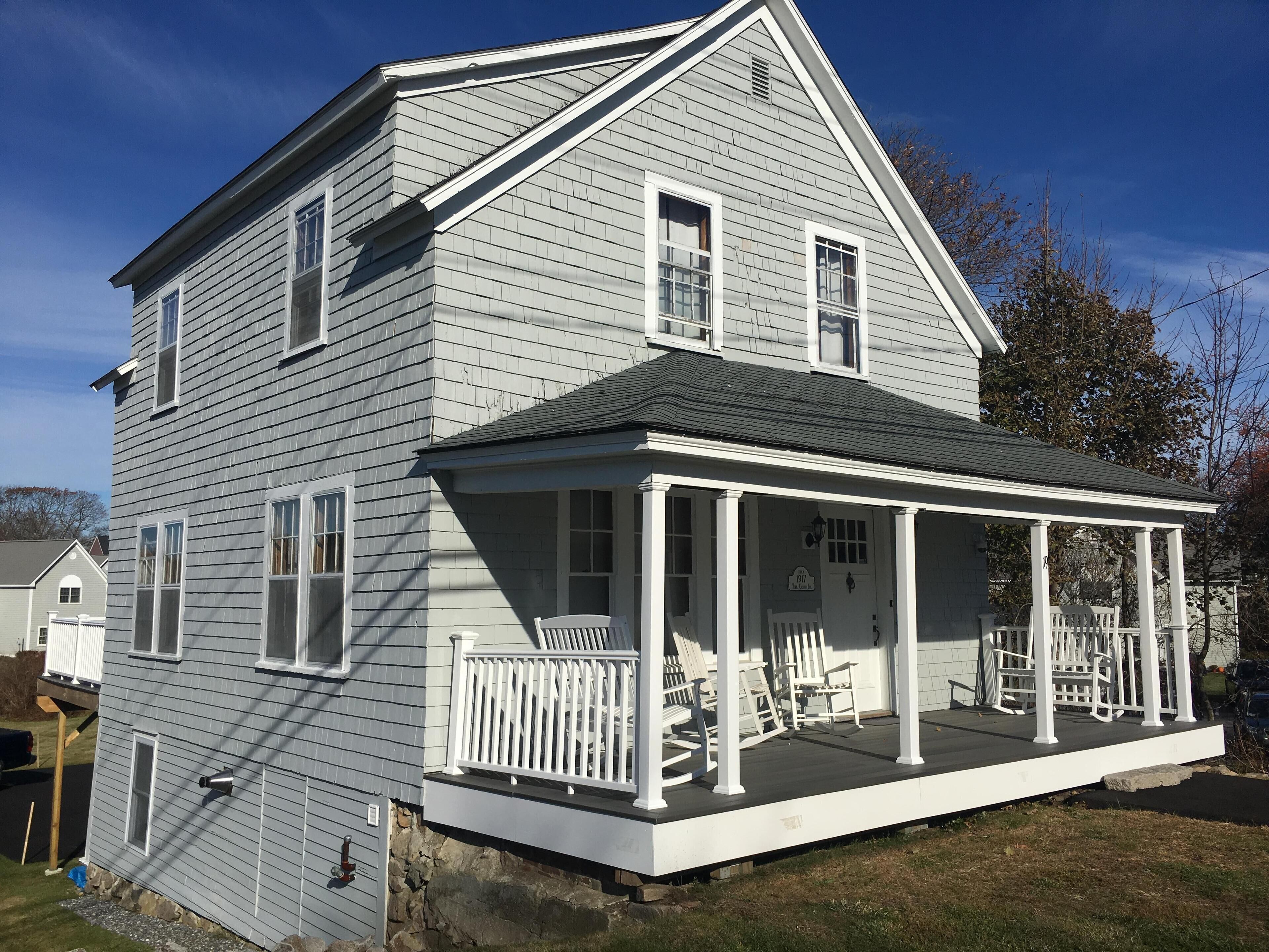 2020 Reno! Beach House Revival Sleep 14. HDTVs, Firepit, Grill, Linens Provided!