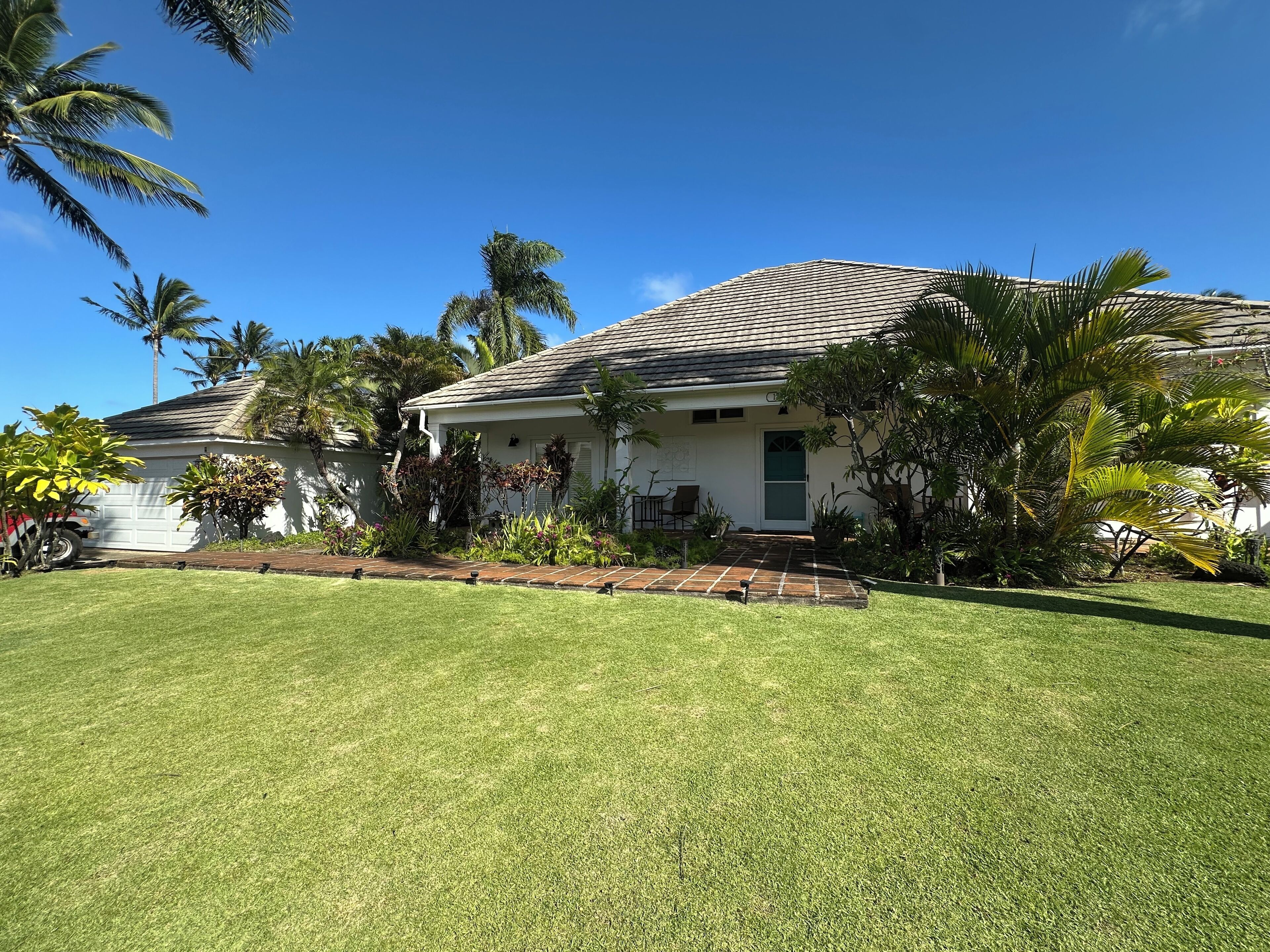 Affordable Luxury in tranquil setting. Walk to beaches, pool, tennis & dining.  - Photo 10