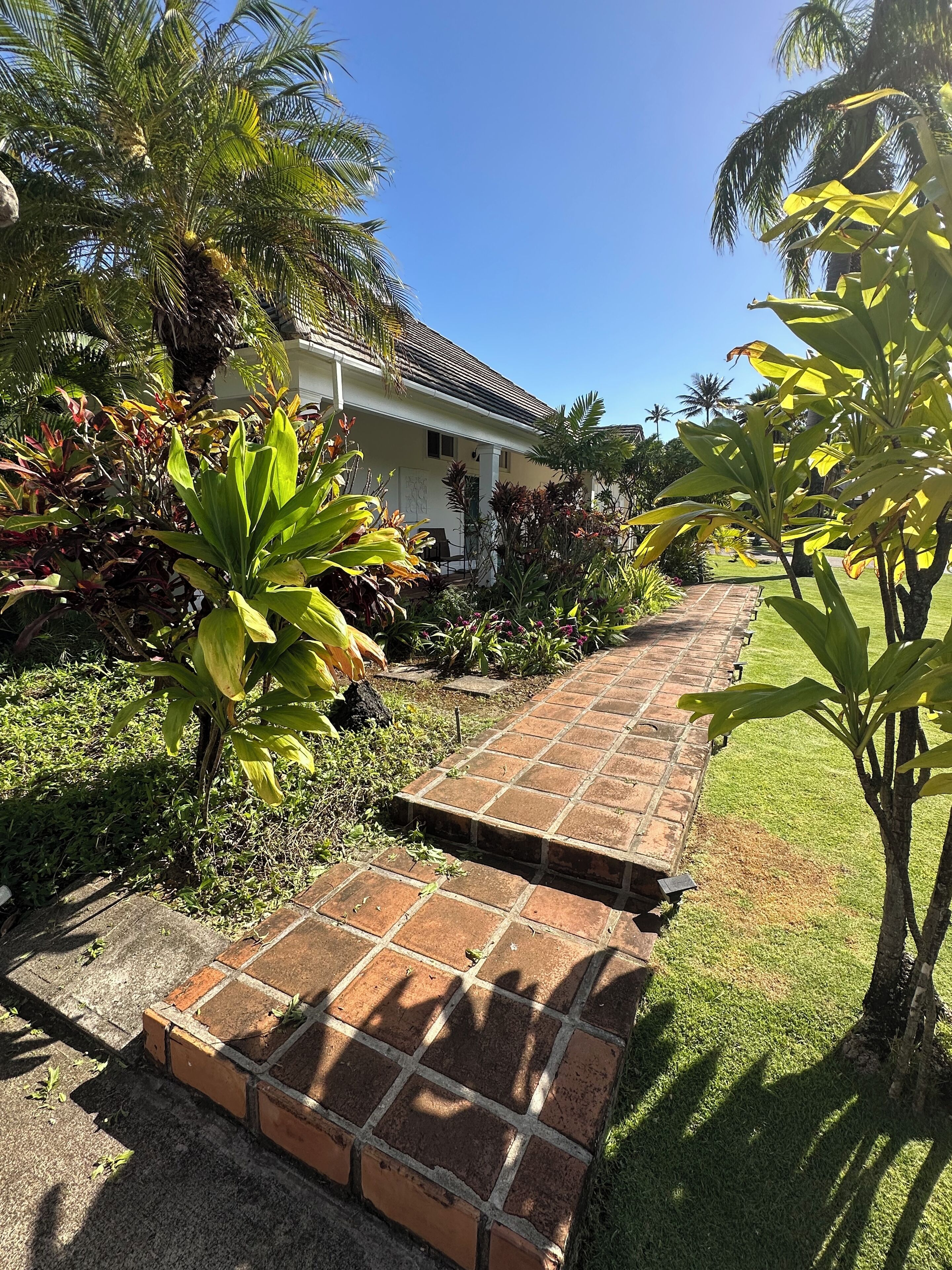 Affordable Luxury in tranquil setting. Walk to beaches, pool, tennis & dining.  - Photo 6