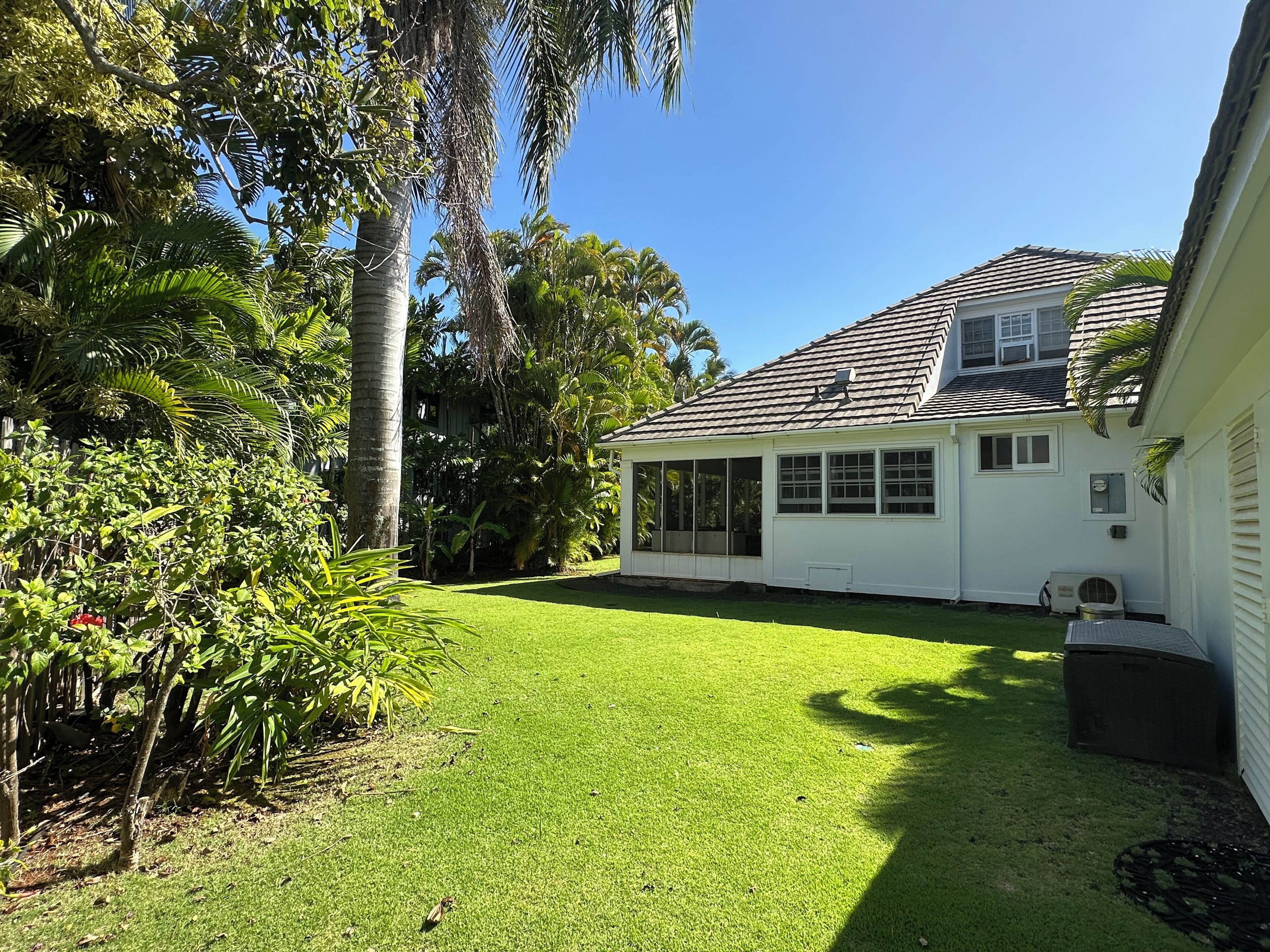 Affordable Luxury in tranquil setting. Walk to beaches, pool, tennis & dining.  - Photo 13