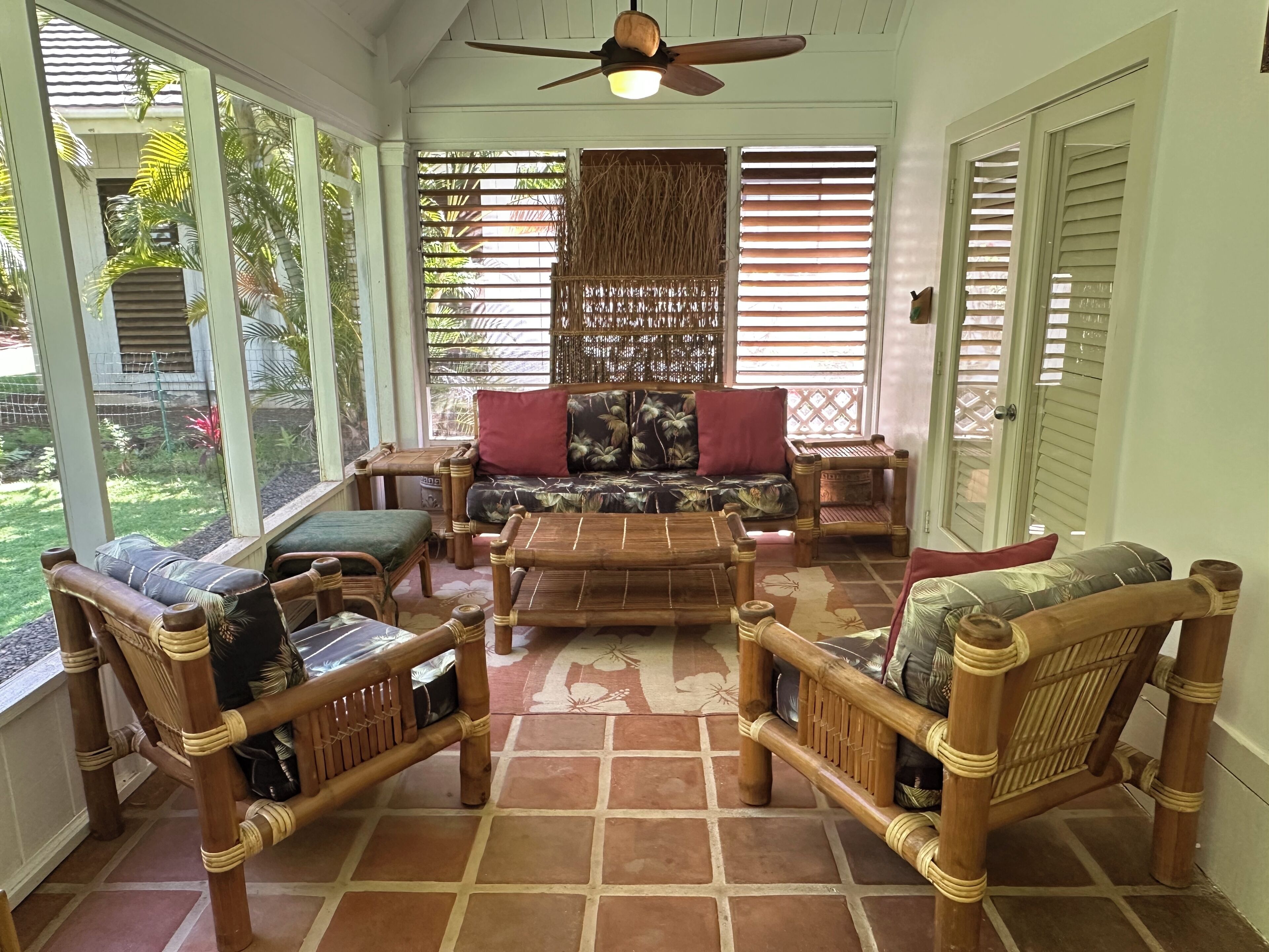 Affordable Luxury in tranquil setting. Walk to beaches, pool, tennis & dining.  - Photo 15