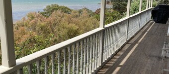 Auckland Beach Retreat