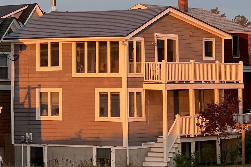 Beautiful Ocean Views in a Dream Home