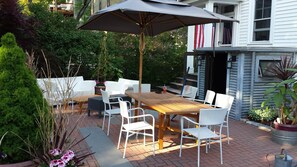 تناول الطعام بالخارج