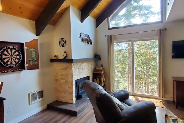 Ample space, lots of light and forest views