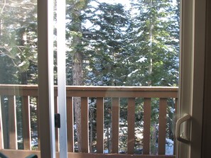 Interior - WALK TO VILLAGE!!! UPDATED STUDIO+LOFT, 2 BATH, STUNNING VIEWS!! (Mammoth Lakes)