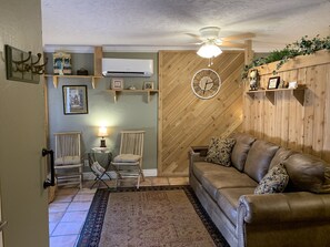 Smart TV, books, stereo