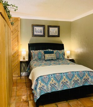 Iron/ironing board, free WiFi, bed sheets