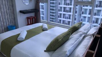 3 bedrooms, iron/ironing board, WiFi, bed sheets