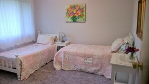 2 bedrooms, iron/ironing board, bed sheets