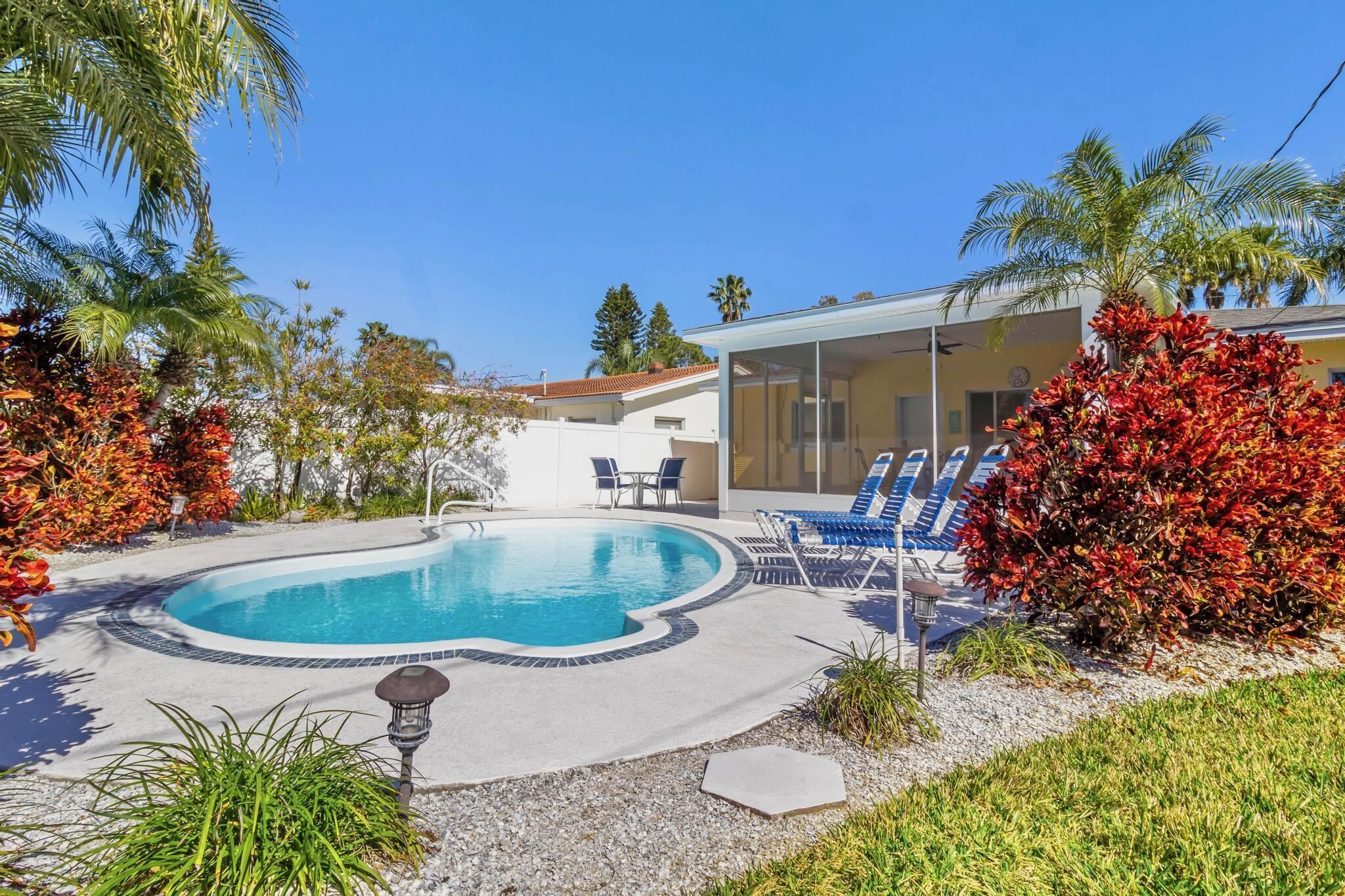 Gorgeous MARGARITAVILLE Pool Home on CWB BIG Discounts for 6+ nights FALL dates